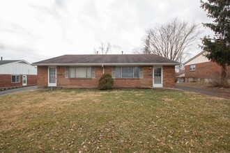 1520 Lynnfield Dr in Dayton, OH - Building Photo - Building Photo