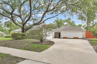 12326 Rocky Knoll Dr in Houston, TX - Building Photo - Building Photo