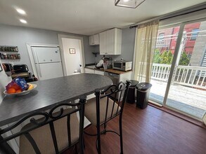 189 W 6th St, Unit 1 in Boston, MA - Building Photo - Building Photo