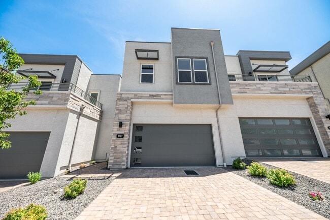 property at 1517 Golf Club Dr