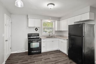 120 Gruenwald Ave in Neenah, WI - Building Photo - Building Photo