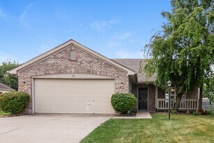 103 Longfellow Ln in Greenfield, IN - Building Photo
