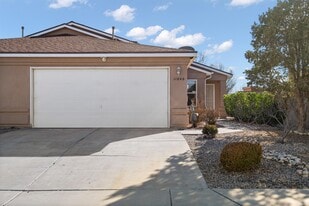 11040 Vistazo Pl SE in Albuquerque, NM - Building Photo
