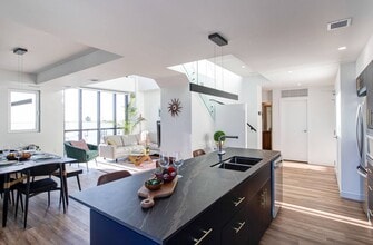 The Halo Apartments in Winnipeg, MB - Building Photo - Building Photo