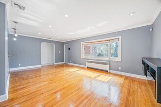 2282 Baylis Ave in Elmont, NY - Building Photo - Building Photo
