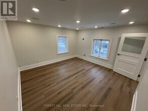 13 Thomas St in Mississauga, ON - Building Photo - Building Photo