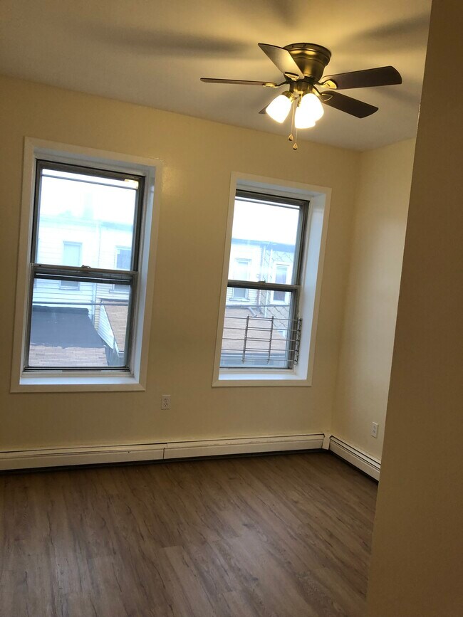 214 48th St in Union City, NJ - Building Photo - Building Photo