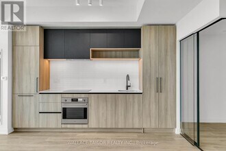 181-181 Sterling Rd in Toronto, ON - Building Photo - Building Photo