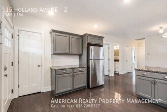 15 Holland Ave NE in Grand Rapids, MI - Building Photo - Building Photo