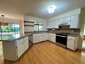 8213 NW 12th Ave in Vancouver, WA - Building Photo - Building Photo