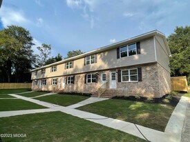 2375 Parker Ave in Macon, GA - Building Photo