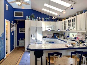 20 Illinois Ave-Unit -Upper in Long Beach, NY - Foto de edificio - Building Photo