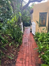 825 Alamanda St in Boca Raton, FL - Building Photo - Building Photo