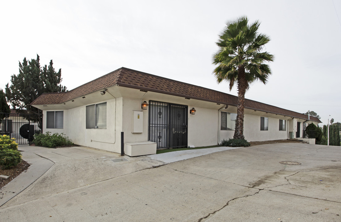 Monte Cristo Villas South in Escondido, CA - Building Photo