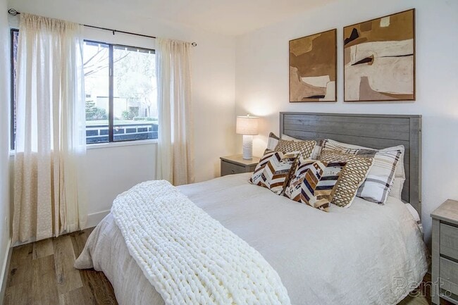 The Laurel at Mountain View (55+) in Mountain View, CA - Building Photo - Building Photo