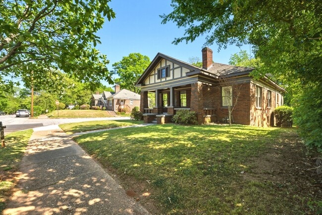 506 Mellview Ave SW in Atlanta, GA - Building Photo - Building Photo