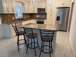 6651 SW 91 Ave in Miami, FL - Building Photo - Building Photo