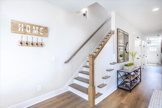 2089 Oakwood Ave in Nashville, TN - Building Photo - Building Photo