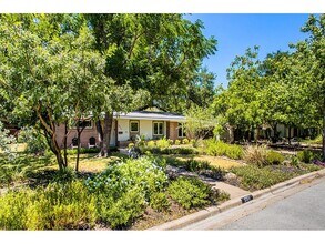 2311 Westforest Dr in Austin, TX - Building Photo - Building Photo