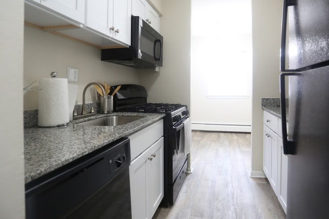 Goshen Manor in West Chester, PA - Foto de edificio - Interior Photo