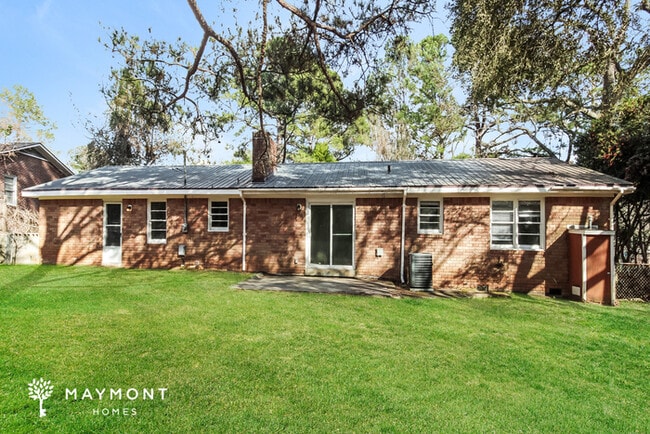 1132 Shirlington Rd in Columbia, SC - Foto de edificio - Building Photo