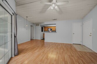 33 Crown Knoll Ct in Groton, CT - Building Photo - Building Photo