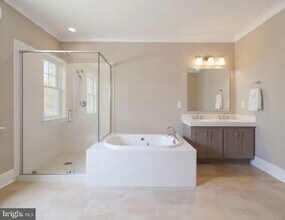 4014 Derby Ct in Cherry Hill Township, NJ - Building Photo - Building Photo