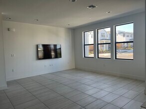 109 Sea Shell Ave in Marina, CA - Building Photo - Building Photo