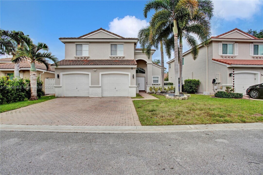 3432 SW 49th St in Fort Lauderdale, FL - Building Photo