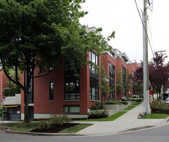 2300-2350 Spruce St in Vancouver, BC - Building Photo