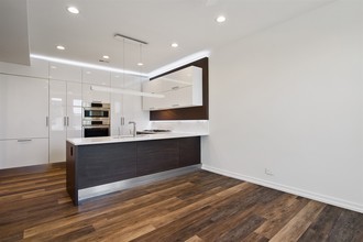 1420 W Fulton St in Chicago, IL - Building Photo - Interior Photo