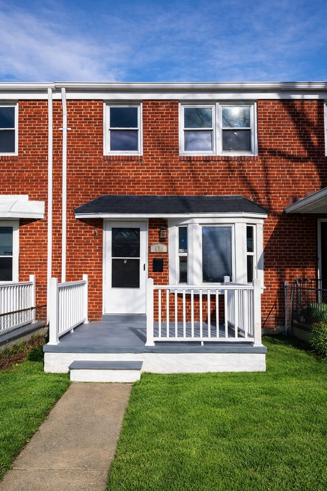 property at 834 N Marlyn Ave