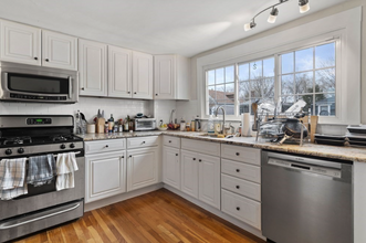 68 Pleasant St, Unit 2 in Cambridge, MA - Foto de edificio - Building Photo