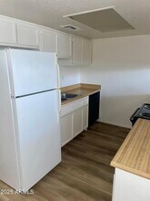 2002 E Sweetwater Ave in Phoenix, AZ - Building Photo - Building Photo