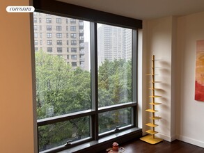 150 Amsterdam Ave in New York, NY - Building Photo - Building Photo