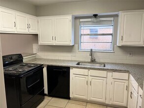 6804 Lancer Ln in Oklahoma City, OK - Building Photo - Building Photo