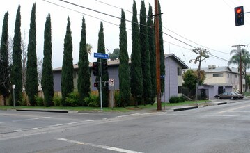 7405 Hazeltine Ave in Van Nuys, CA - Building Photo - Building Photo