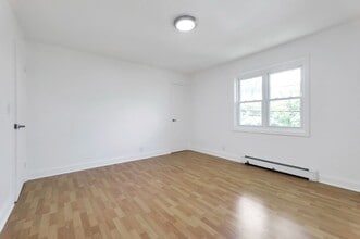 179A Christie Heights St, Unit B-B in Leonia, NJ - Building Photo - Building Photo