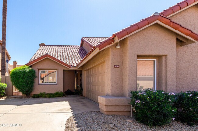 9285 E Sutton Dr in Scottsdale, AZ - Building Photo - Building Photo