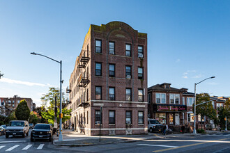 702 Foster Ave in Brooklyn, NY - Building Photo - Building Photo