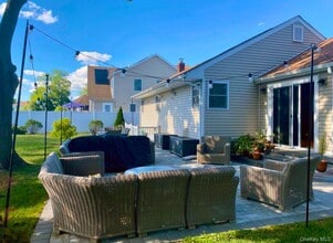 82 Stone Blvd in Massapequa, NY - Building Photo - Building Photo