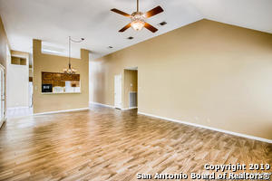 8826 Lost Woods in San Antonio, TX - Building Photo - Building Photo