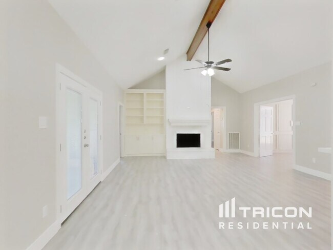 7411 Las Brisas Dr in Houston, TX - Building Photo - Building Photo