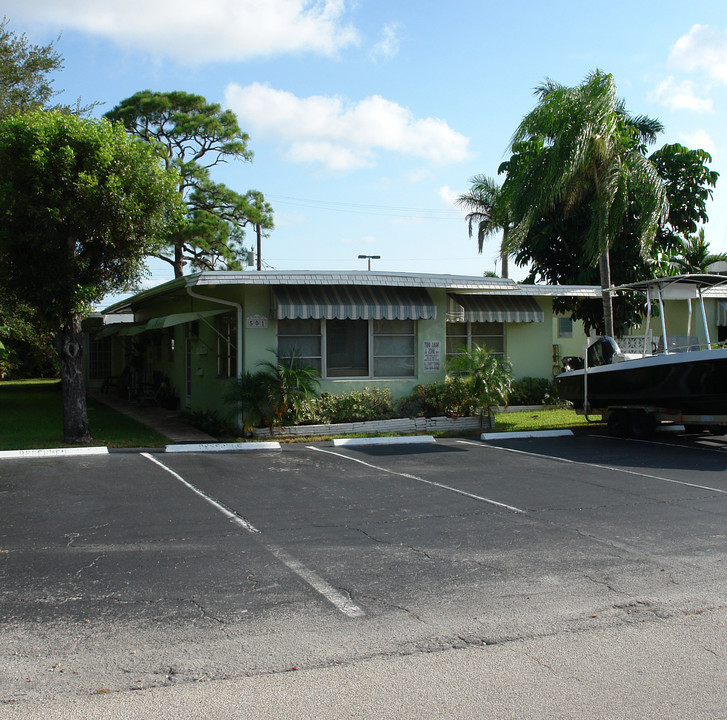 501-505 SE 15th St in Fort Lauderdale, FL - Foto de edificio