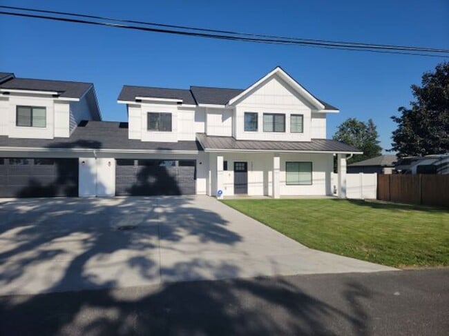 12110 N Freya St in Mead, WA - Building Photo - Building Photo