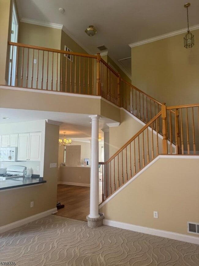 286 Janine Way in Bridgewater, NJ - Building Photo - Building Photo