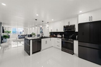1050 93rd St in Bay Harbor Islands, FL - Building Photo - Building Photo