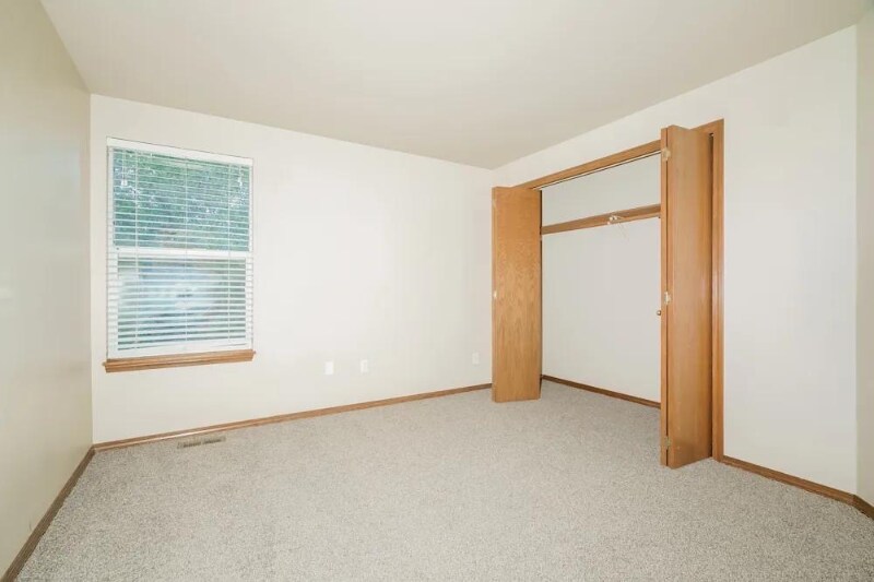 32728 17th Ave SW in Federal Way, WA - Building Photo