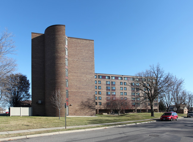 Wilson Apartments in St. Cloud, MN - Building Photo - Building Photo