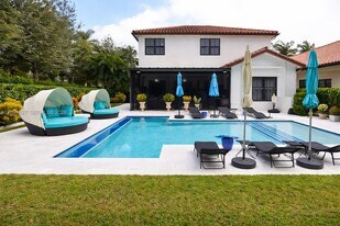8537 NW 39th Ct in Pembroke Pines, FL - Building Photo